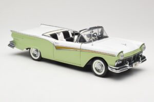 Ford Fairlane Skyliner Zelen & Bel Sun Star 1:18 FORD003 Kovina – slika 7 od 9