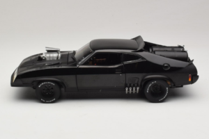 Ford Falcon XB Interceptor Mad Max 2 The Road Warrior AUTOart 1:18 72745 Kovina – slika 4 od 8