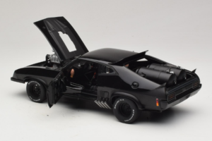 Ford Falcon XB Interceptor Mad Max 2 The Road Warrior AUTOart 1:18 72745 Kovina – slika 5 od 8