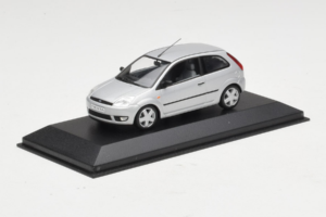 Ford Fiesta Mk5 2-Door Srebrn Minichamps 1:43 FIESTA003 Kovina – slika 2 od 4