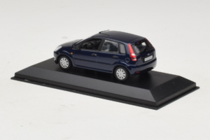 Ford Fiesta Mk5 4-Door Temno Moder Minichamps 1:43 FIESTA001 Kovina – slika 3 od 4