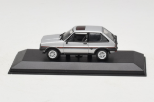 Ford Fiesta XR2 Srebrna Minichamps 1:43 400085160 Kovina