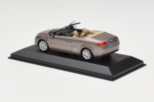 Ford Focus Mk2 CC Siva Minichamps 1:43 FORD005 Kovina – slika 3 od 4