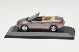 Ford Focus Mk2 CC Siva Minichamps 1:43 FORD005 Kovina