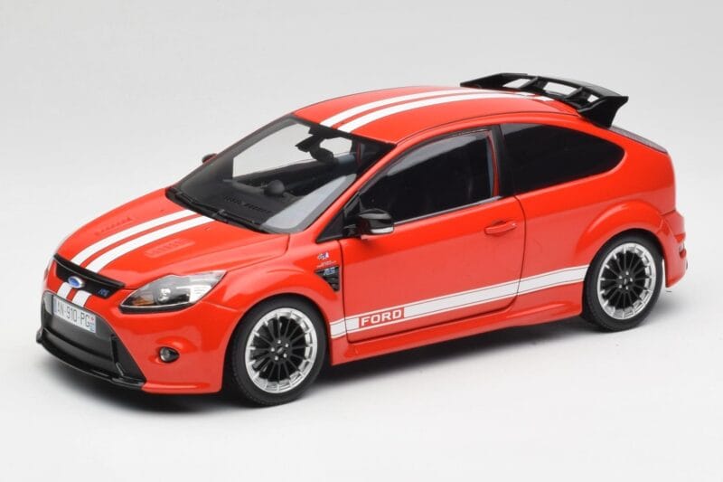 Ford Focus RS LM Classic Edition Race Red 1967 Ford Mk IV Tribute Minichamps 1:18 100080067 Kovina