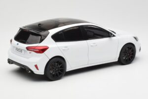 Ford Focus ST Mk4 Frozen Bel MCG 1:18 MCG18453 Kovina – slika 2 od 6