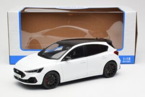 Ford Focus ST Mk4 Frozen Bel MCG 1:18 MCG18453 Kovina – slika 6 od 6