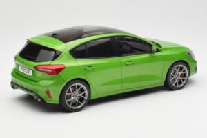 Ford Focus ST Mk4 Zelen MCG 1:18 MCG18452 Kovina – slika 2 od 6
