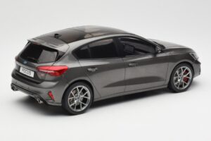 Ford Focus ST Mk4 Siv MCG 1:18 MCG18454 Kovina – slika 2 od 6