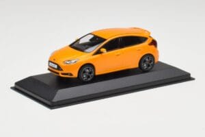 Ford Focus ST Mk3 Tangerine Scream Minichamps 1:43 FOCUS001 Kovina – slika 2 od 4