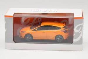 Ford Focus ST Mk3 Tangerine Scream Minichamps 1:43 FOCUS001 Kovina – slika 4 od 4