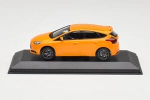 Ford Focus ST Mk3 Tangerine Scream Minichamps 1:43 FOCUS001 Kovina