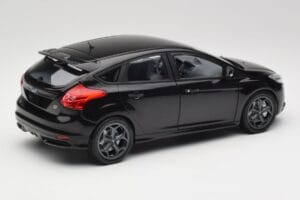 Ford Focus ST Mk2 Panther Black Metallic Minichamps 1:18 110082000 Kovina – slika 3 od 8