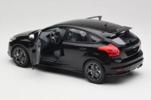 Ford Focus ST Mk2 Panther Black Metallic Minichamps 1:18 110082000 Kovina – slika 5 od 8