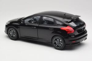 Ford Focus ST Mk2 Panther Black Metallic Minichamps 1:18 110082000 Kovina – slika 7 od 8