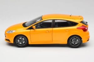 Ford Focus ST Mk2 Tangerine Scream Minichamps 1:18 110082005 Kovina – slika 4 od 8