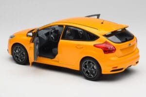 Ford Focus ST Mk2 Tangerine Scream Minichamps 1:18 110082005 Kovina – slika 5 od 8