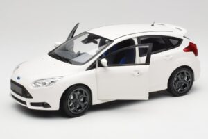 Ford Focus ST Mk2 Bel Minichamps 1:18 110082004 Kovina – slika 2 od 8