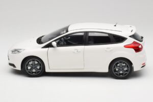 Ford Focus ST Mk2 Bel Minichamps 1:18 110082004 Kovina – slika 4 od 8