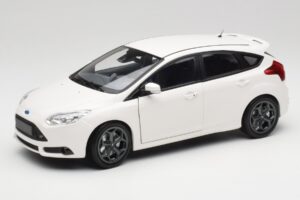 Ford Focus ST Mk2 Bel Minichamps 1:18 110082004 Kovina