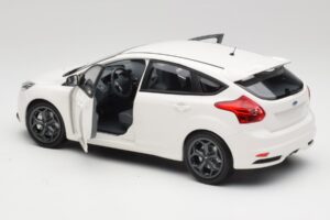 Ford Focus ST Mk2 Bel Minichamps 1:18 110082004 Kovina – slika 5 od 8