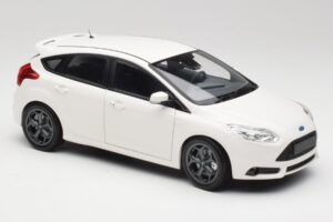 Ford Focus ST Mk2 Bel Minichamps 1:18 110082004 Kovina – slika 6 od 8