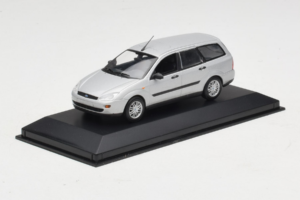 Ford Focus Mk1 Turnier Srebrn Minichamps 1:43 FOCUS004 Kovina – slika 2 od 5