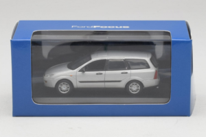 Ford Focus Mk1 Turnier Srebrn Minichamps 1:43 FOCUS004 Kovina – slika 5 od 5