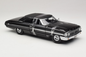 Ford Galaxie 500 Men in Black 3 Movie GreenLight 1:18 15301 Kovina – slika 4 od 6