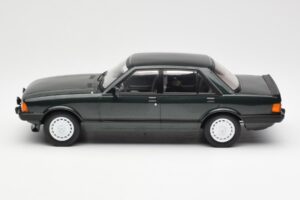 Ford Granada Mk2 2.8 Injection Temno Zelen MCG 1:18 MCG18263 Kovina – slika 3 od 6