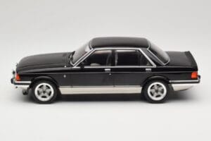 Ford Granada Mk2 2.8 Injection Gray Metallic MCG 1:18 MCG18536 Kovina – slika 3 od 6