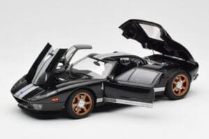 Ford GT Črn Z Belimi Črtami AUTOart 1:18 73023 Kovina – slika 2 od 8