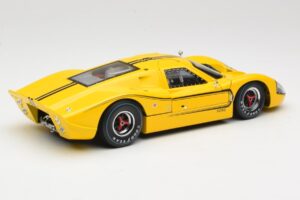 Ford GT40 Mk IV Rumena 1967 Shelby Collectibles 1:18 31414S Kovina – slika 3 od 8