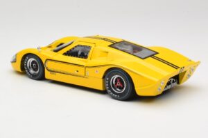 Ford GT40 Mk IV Rumena 1967 Shelby Collectibles 1:18 31414S Kovina – slika 7 od 8