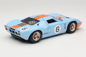 Ford GT40 Gulf #6 J. Ickx / J. Oliver 24 Hours of Le Mans 1969 Eagles Race 1:18 300600 Kovina – slika 3 od 8