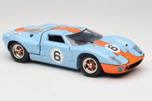 Ford GT40 Gulf #6 J. Ickx / J. Oliver 24 Hours of Le Mans 1969 Eagles Race 1:18 300600 Kovina – slika 6 od 8