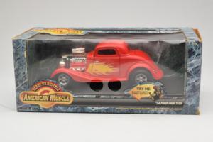Ford High Tech Rdeča s Plamenom American Muscle 1:18 7726 Kovina – slika 4 od 4