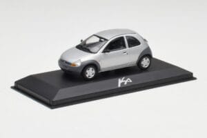 Ford Ka Mk1 Srebrno Siva Minichamps 1:43 130248 Kovina – slika 2 od 4