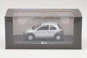Ford Ka Mk1 Srebrno Siva Minichamps 1:43 130248 Kovina – slika 4 od 4