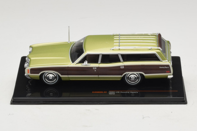Ford LTD Country Squire Green Bronze IXO 1:43 CLC608N Kovina