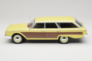 Ford Country Squire Rumen MCG 1:18 MCG18048 Kovina – slika 3 od 6
