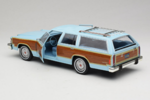 Ford LTD Country Squire Charlie's Angels Movie GreenLight 1:18 19066 Kovina – slika 5 od 8