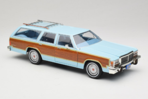 Ford LTD Country Squire Charlie's Angels Movie GreenLight 1:18 19066 Kovina – slika 6 od 8