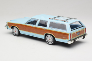 Ford LTD Country Squire Charlie's Angels Movie GreenLight 1:18 19066 Kovina – slika 7 od 8