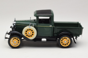 Ford Model A Pickup Valley Green Motor City 1:18 40003 Kovina – slika 4 od 8
