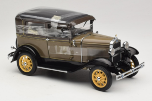 Ford Model A Tudor Chicle Drab Motor City 1:18 41003 Kovina – slika 4 od 6