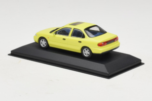 Ford Mondeo Mk1 Citrus Yellow Minichamps 1:43 MIN0821001 Kovina – slika 3 od 4