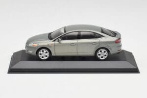 Ford Mondeo Mk3 Sedan Siva Metallic Minichamps 1:43 IND403086003 Kovina