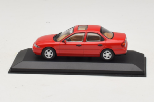 Ford Mondeo Mk1 Sedan Rdeč Minichamps 1:43 82000 Kovina