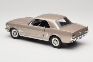 Ford Mustang 1964 1/2 Srebrna Mira 1:18 6127 Kovina – slika 7 od 8